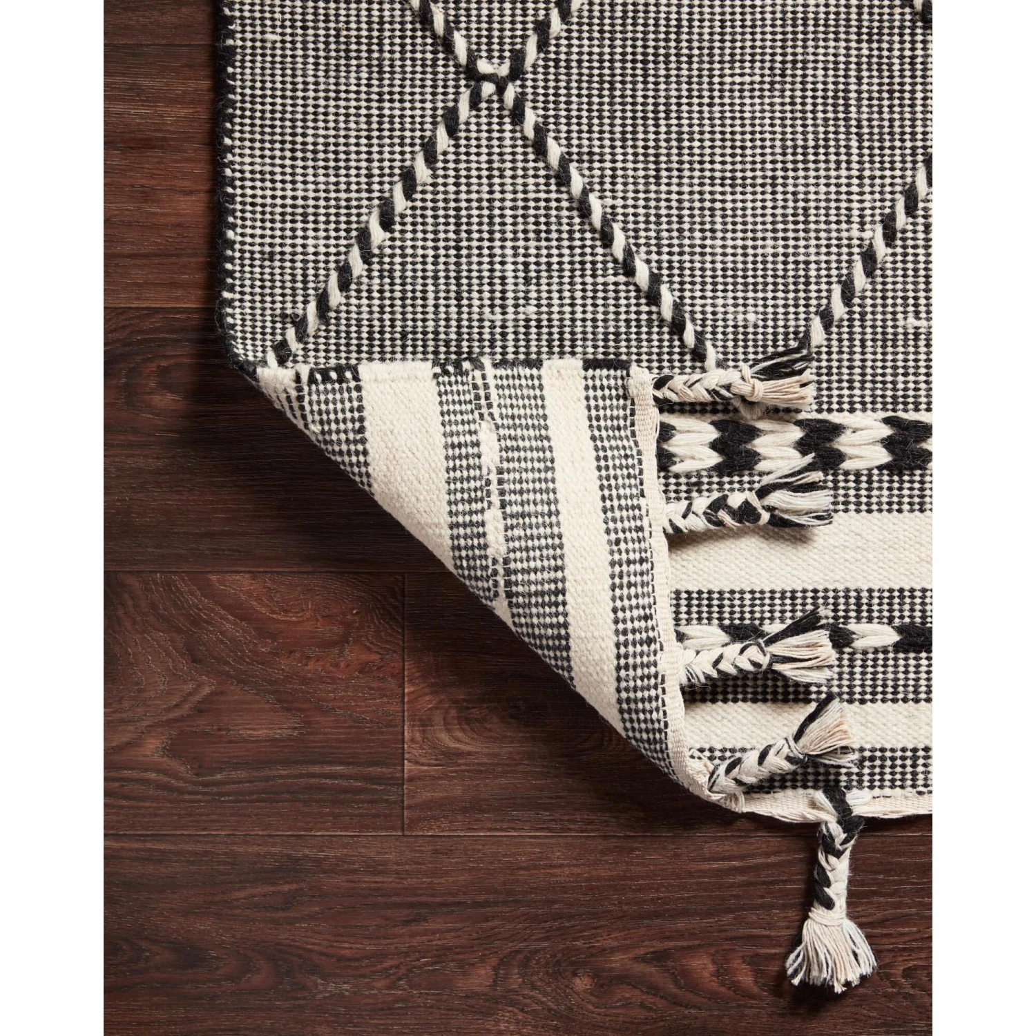 Loloi II Sawyer SAW-01 Area Rug By Loloi Rugs 4 Loloi II Sawyer SAW-01 Area Rug By Loloi Rugs - Image 4